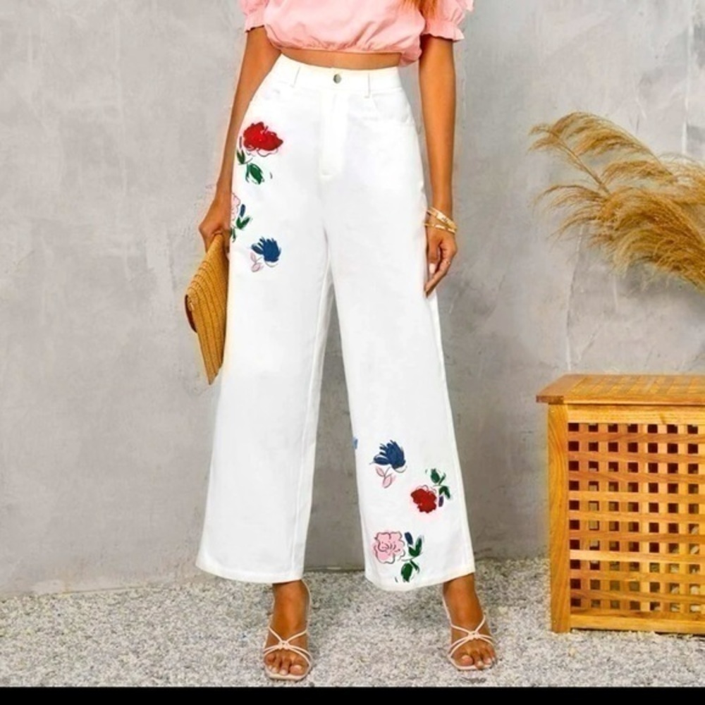 🆕 White Floral Print High Waist Pants | Size Medium (6)